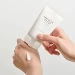 Centella Tone Brightening Capsule Cream 75ml - Skin1004 - Imagen 3